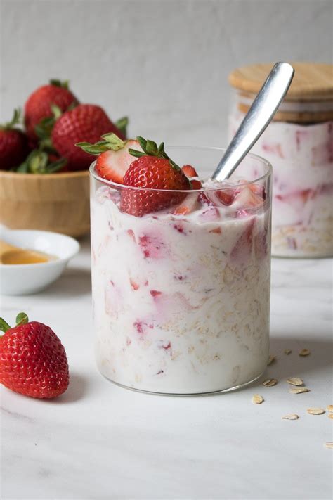 Strawberry Kiwi Overnight Oats - Impulse - calories, carbs, nutrition