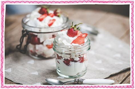 Strawberry Meringue Crush - calories, carbs, nutrition