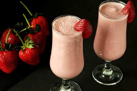 Strawberry Milkshake - calories, carbs, nutrition