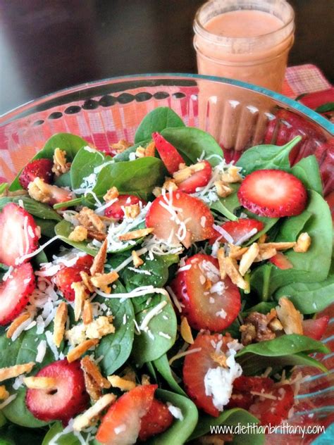 Strawberry Spinach Salad - calories, carbs, nutrition