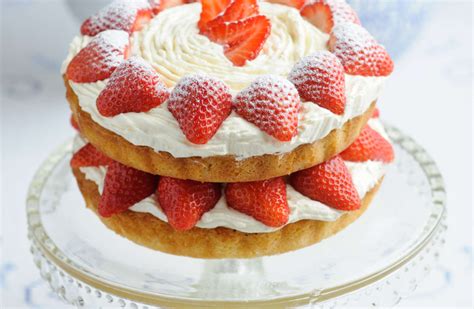 Strawberry Sponge Torte - calories, carbs, nutrition