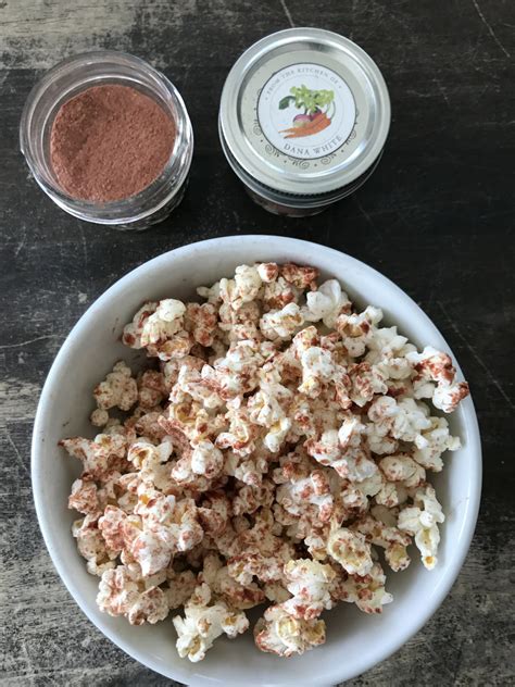 Strawberry Toffee Popcorn - calories, carbs, nutrition