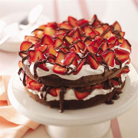 Strawberry Torte - calories, carbs, nutrition