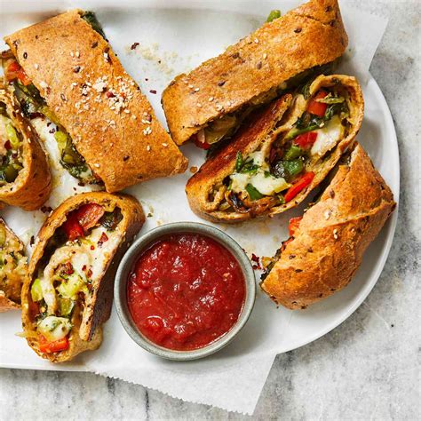 Stromboli with Spinach and Peppers - calories, carbs, nutrition