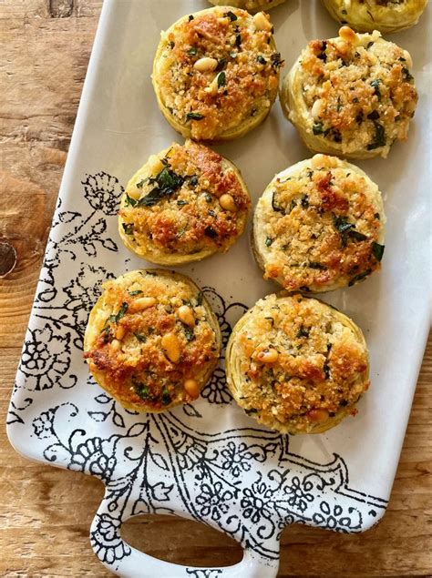 Stuffed Artichoke Bottoms - calories, carbs, nutrition