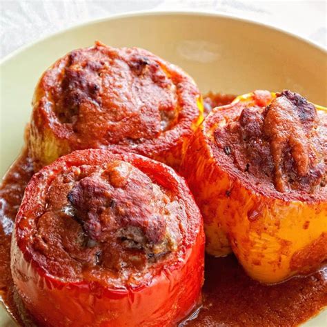 Stuffed Green Pepper with Tomato Sauce - calories, carbs, nutrition