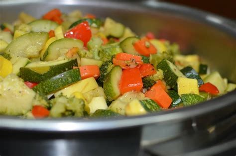 Summer Squash & Carrot Medley - calories, carbs, nutrition