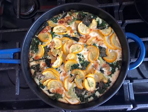 Summer Squash & Onion Frittata - calories, carbs, nutrition