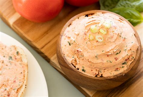 Sun-Dried Tomato Cream Cheese Spread - calories, carbs, nutrition