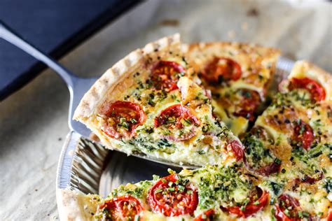 Sundried Tomato, Black Olive Feta Quiche - calories, carbs, nutrition