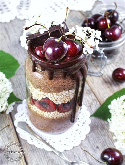 Superfoods Hot Cocoa Chia Pudding Parfait - calories, carbs, nutrition