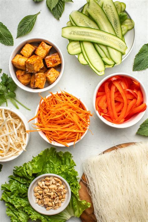Sweet Chili Tofu and Vegetables with Asian Rice Noodle Salad - calories, carbs, nutrition
