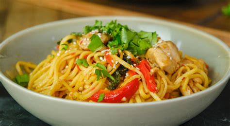 Sweet Chilli Chicken Noodles - calories, carbs, nutrition