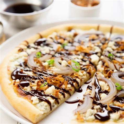 Sweet Onion and Gorgonzola Pizza - calories, carbs, nutrition