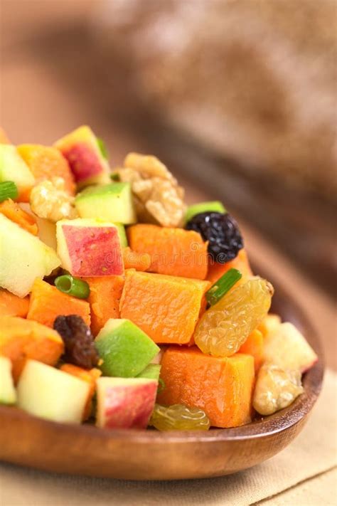 Sweet Potato and Apple Salad Deli Shaker - calories, carbs, nutrition