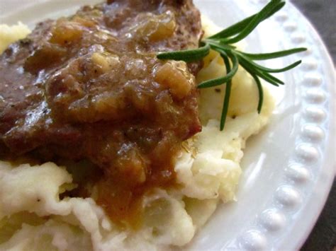 Swiss Steak with Gravy - calories, carbs, nutrition