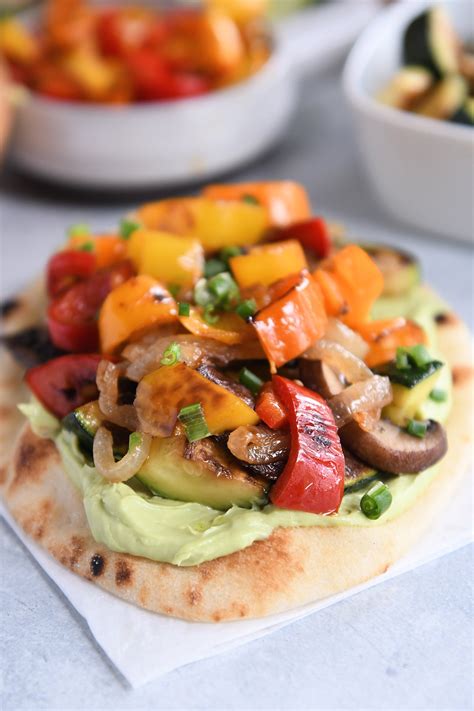 Tabouleh Zucchini Avocado Flatbread (14237.1) - calories, carbs, nutrition