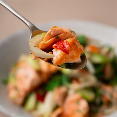 Thai Bbq Salmon Salad - calories, carbs, nutrition