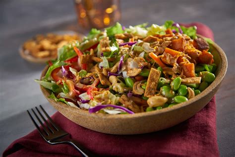 Thai Cashew Crunch Salad - calories, carbs, nutrition