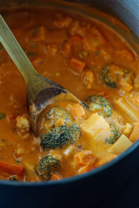 Thai Red Vegetable Curry (v) - calories, carbs, nutrition