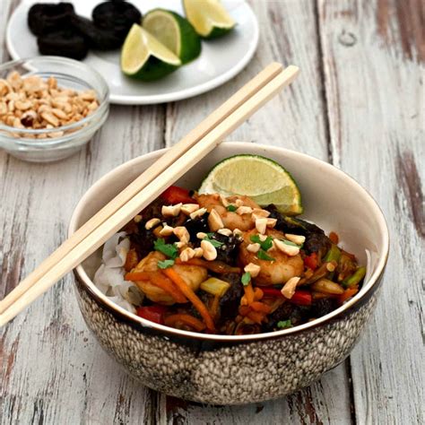 Thai Shrimp Noodle Bowl - calories, carbs, nutrition