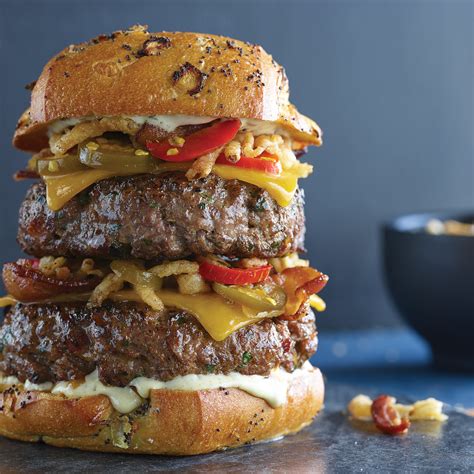 The Colossal Burger - calories, carbs, nutrition