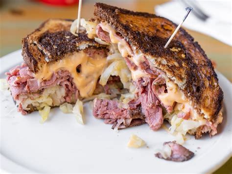 The Reuben Sandwich - calories, carbs, nutrition