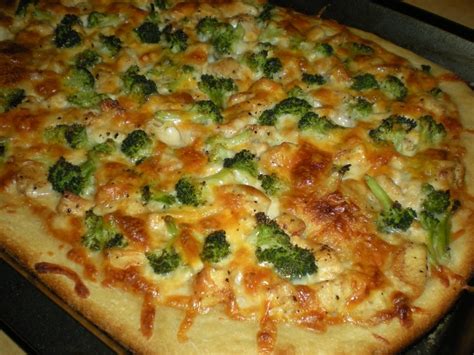 Thin Crust Broccoli Alfredo Pizza - calories, carbs, nutrition