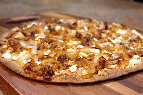 Thin Crust Caramelized Onion and Chicken Pizza - calories, carbs, nutrition