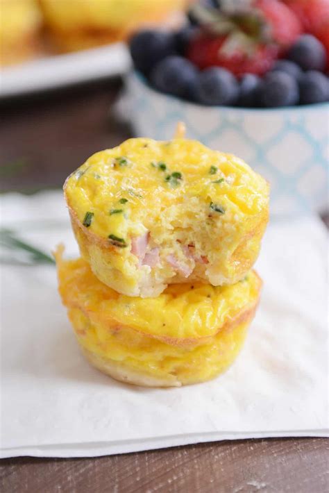 Thursday's Collaboration Breakfast with Ham and Cheddar Quiche - calories, carbs, nutrition
