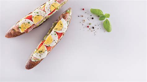 Toast Avocado Ham & Egg Multigrain Baguette 2 SLC - calories, carbs, nutrition