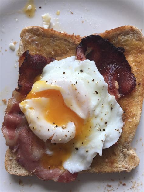 Toast Bacon Poached Egg - calories, carbs, nutrition