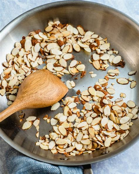 Toasted Almonds - calories, carbs, nutrition