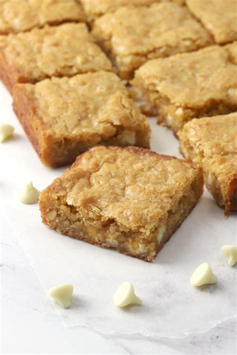 Toasted Coconut Blondies - calories, carbs, nutrition