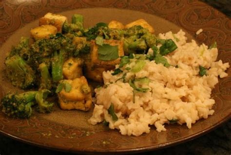 Tofu with Red Curry Paste, Peas, Scallions - calories, carbs, nutrition