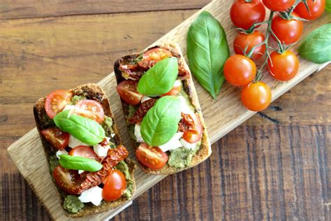 Tomata Feta Bruschetta - calories, carbs, nutrition