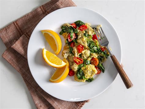 Tomato and Spinach Egg White Scramble - calories, carbs, nutrition