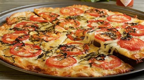 Tomato, Mozzarella & Parmesan Pizza, Plum Tomato - calories, carbs, nutrition