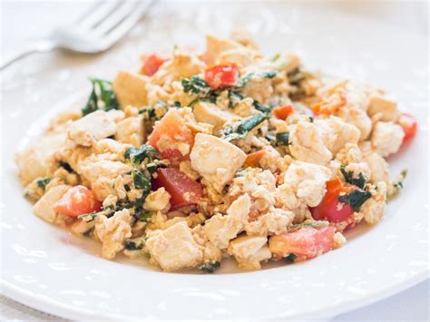 Tomato Spinach and Cheese Scramble - calories, carbs, nutrition