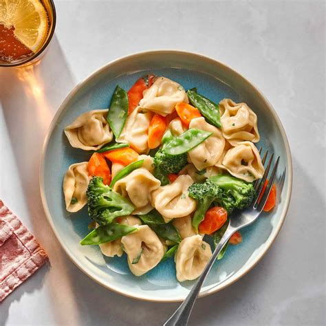 Tortellini Primavera Plate - calories, carbs, nutrition