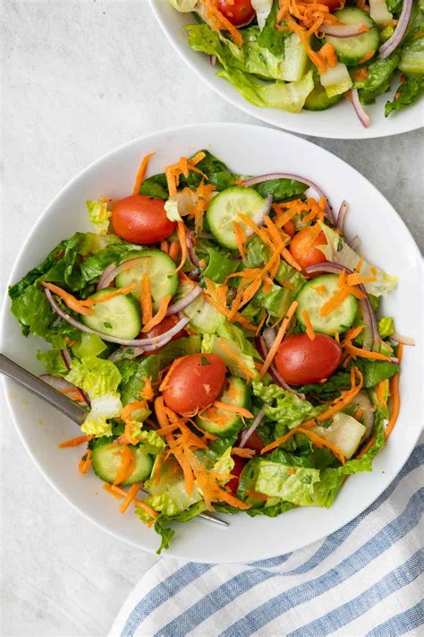 Tossed Garden Salad & Tomato Vinaigrette - calories, carbs, nutrition