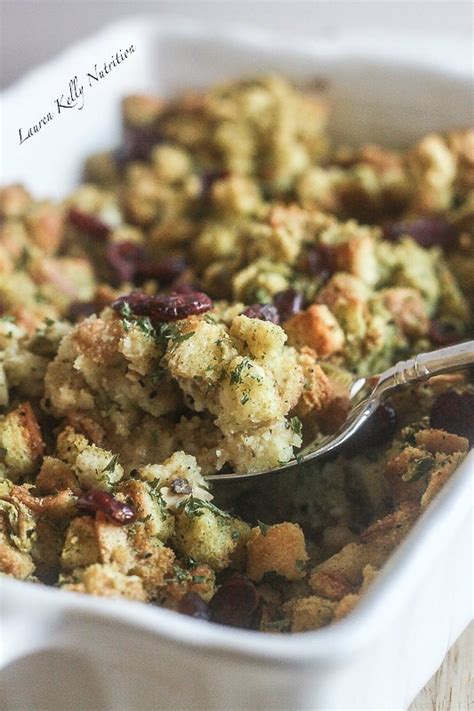 Traditional Cornbread Stuffing - calories, carbs, nutrition