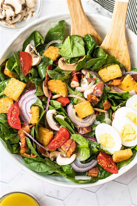 Traditional Spinach Salad - calories, carbs, nutrition