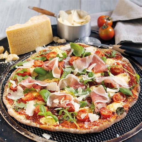 Trattoria Deli Parma Ham Pizza - calories, carbs, nutrition