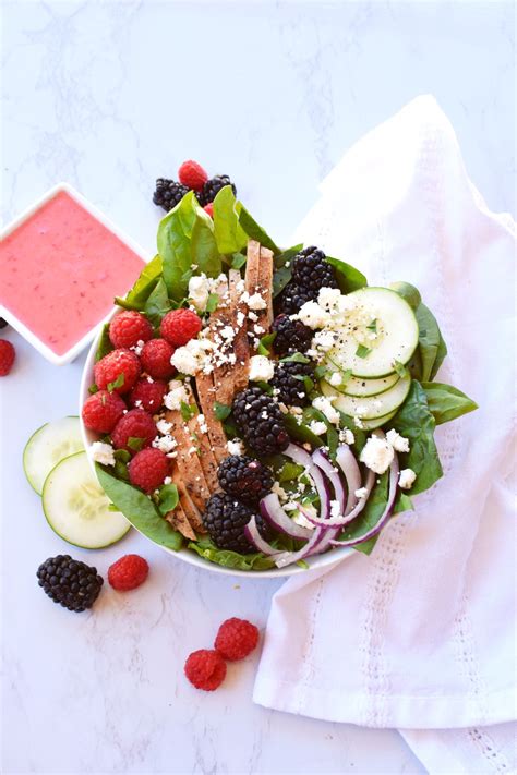 Tropical Chicken Salad with Raspberry Vinaigrette - calories, carbs, nutrition