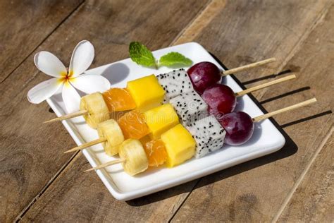 Tropical Fruit Skewers - calories, carbs, nutrition