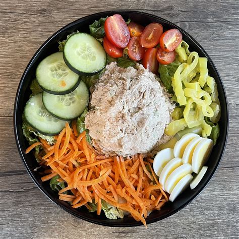 Tuna Garden Salad - calories, carbs, nutrition