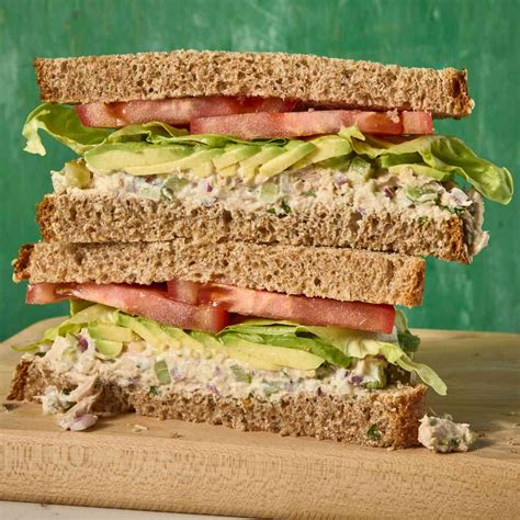 Tuna Salad Sandwich on Roll, ACC-ST - calories, carbs, nutrition