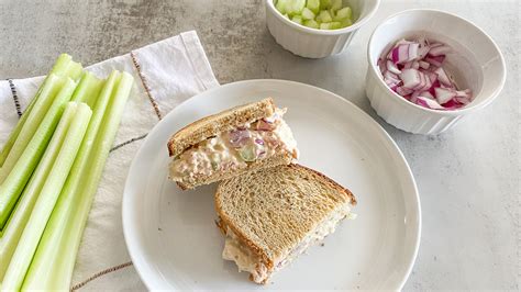 Tuna Salad Sandwich on white (5812.7) - calories, carbs, nutrition