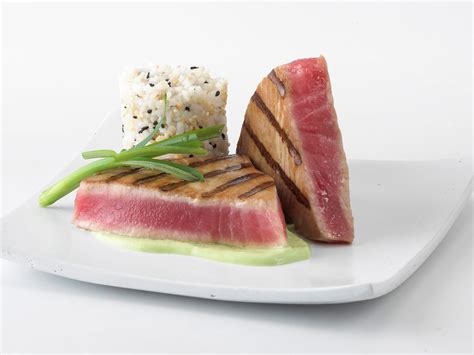 Tuna Yellowfin 4 oz Fresh Simply Grilled - calories, carbs, nutrition